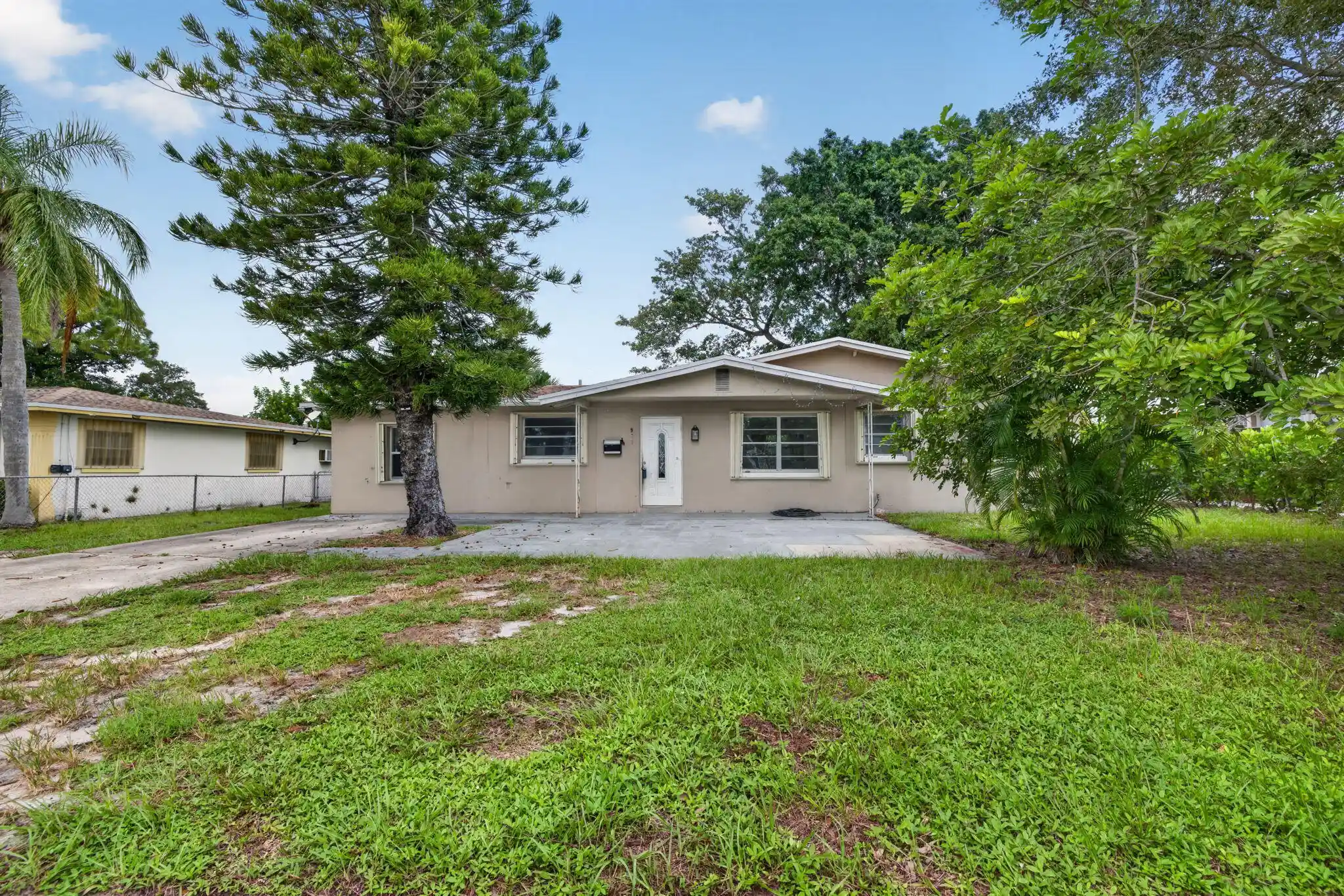 Photo 1 of Single family home for sale at 913 Nw 10th Terrace, Stuart, FL 34994 | MLS# B26079074 | Listing updated on 2026-10-13