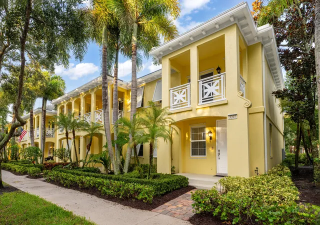 Townhouse for sale at 3207 E Community Dr, Jupiter, FL 33458 | MLS# B26079154