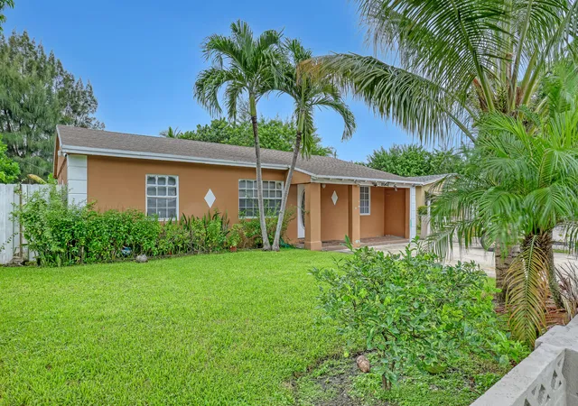 Photo 3 of Single family home for sale at 1627 4th Court Ne, Boynton Beach, FL 33435 | MLS# B26079199 | Listing updated on 2026-10-07