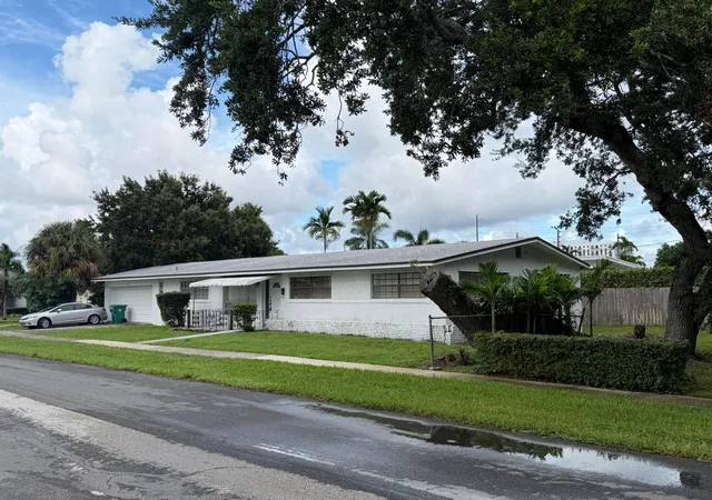 Single family home for sale at 717 SW 2nd Terrace, Dania, FL 33004 | MLS# B26079222