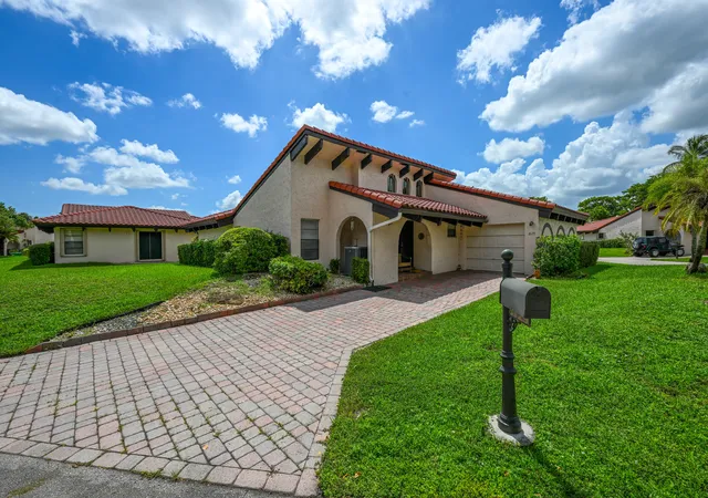 Photo 1 of Single family home for sale at 8129 Pine Cir #33, Tamarac, FL 33321 | MLS# B26079256 | Listing updated on 2026-10-07