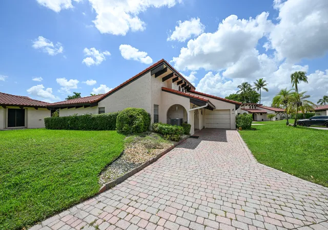 Photo 2 of Single family home for sale at 8129 Pine Cir #33, Tamarac, FL 33321 | MLS# B26079256 | Listing updated on 2026-10-07
