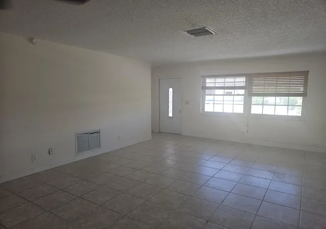 Photo 3 of Single family home for sale at 1598 Sw 13th Terrace, Boynton Beach, FL 33426 | MLS# B26079297 | Listing updated on 2026-09-23
