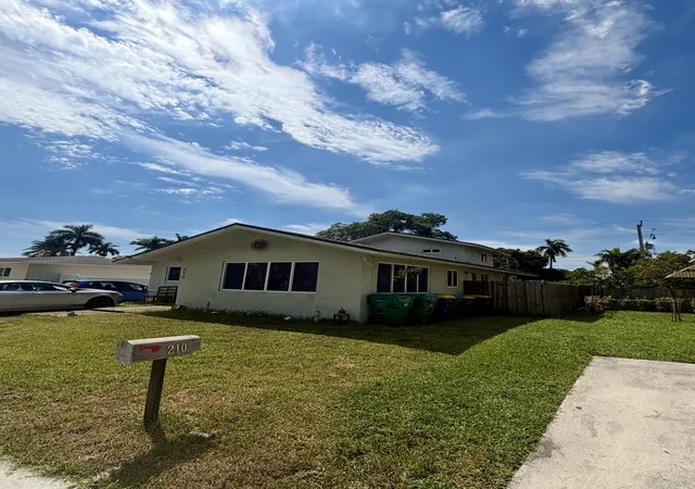 Photo 3 of Multi family home for sale at 210 Se 5th Street, Dania, FL 33004 | MLS# B26079308 | Listing updated on 2026-09-23
