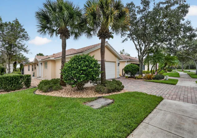 Photo 2 of Single family home for sale at 3446 Se Glacier Ter, Hobe Sound, FL 33455 | MLS# B26079313 | Listing updated on 2026-10-09