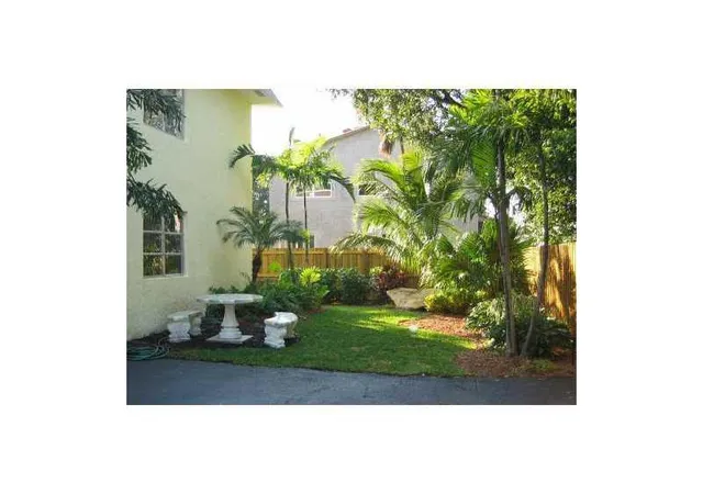Photo 2 of Condo for sale at 3421 Ne 15th Avenue #9, Oakland Park, FL 33334 | MLS# B26079319 | Listing updated on 2026-09-23
