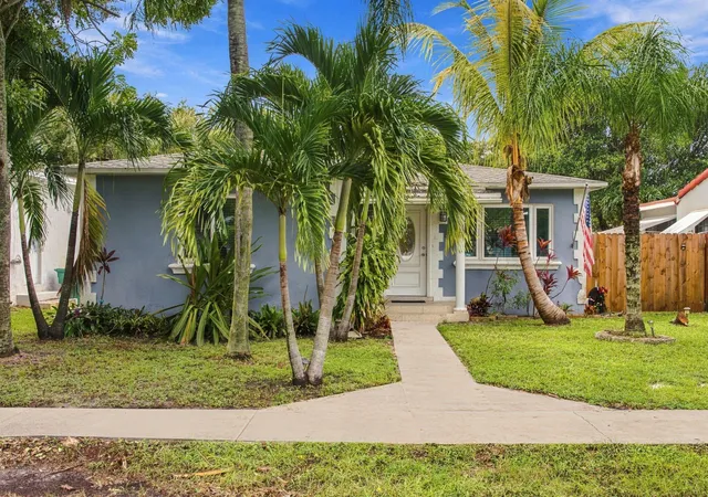 Photo 1 of Single family home for sale at 245 Sw 5th Street, Dania, FL 33004 | MLS# B26079373 | Listing updated on 2026-10-10