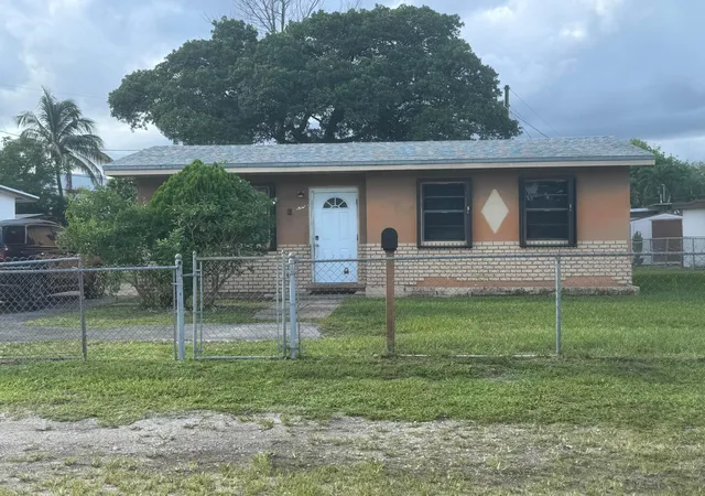 Photo 2 of Single family home for sale at 555 Harem Ave, Opa Locka, FL 33054 | MLS# B26079403 | Listing updated on 2026-10-10