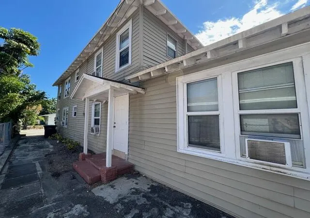 Photo 2 of Multi family home for sale at 1331 Longwood St, West Palm Beach, FL 33401 | MLS# B26079451 | Listing updated on 2026-10-08