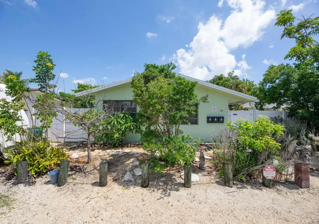 Multi family home for sale at 805 NE 40th Street #1-3, Oakland Park, FL 33334 | MLS# B26079441