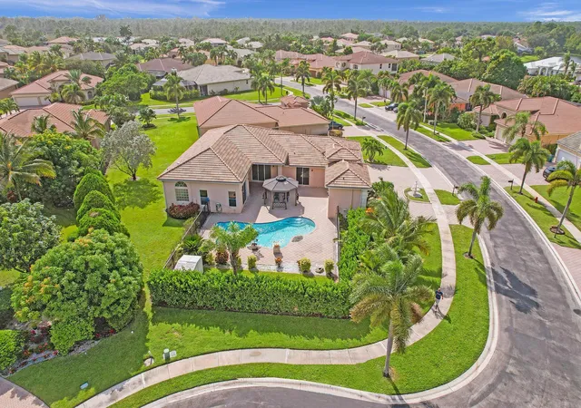 Single family home for sale at 2933 E Fontana Ct, Royal Palm Beach, FL 33411 | MLS# B26079438