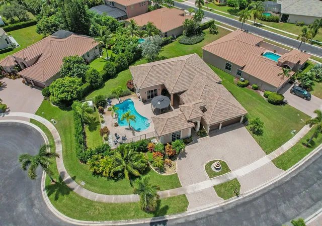 Photo 3 of Single family home for sale at 2933 E Fontana Ct, Royal Palm Beach, FL 33411 | MLS# B26079438 | Listing updated on 2026-10-10