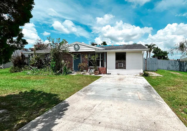 Photo 2 of Sale Pending at 201 Nw Floresta Dr, Port Saint Lucie, FL 34983 | MLS# B26079469 | Listing updated on 2026-10-01