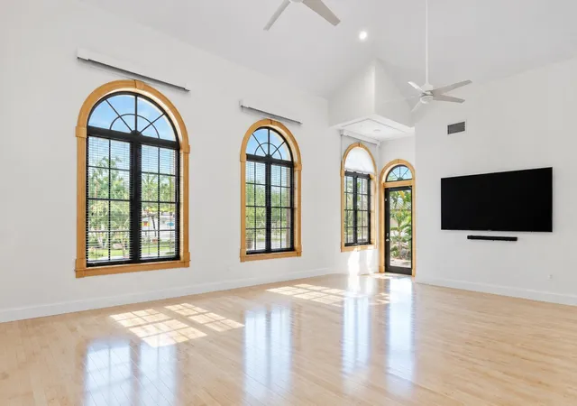 Photo 3 of Single family home for sale at 3901 NE 23rd Terrace, Lighthouse Point, FL 33064 | MLS# B26079553 | Listing updated on 2026-09-23