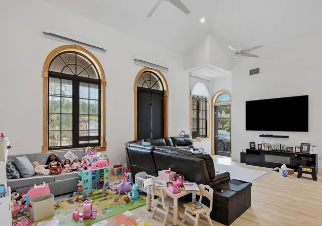 Photo 4 of Single family home for sale at 3901 NE 23rd Terrace, Lighthouse Point, FL 33064 | MLS# B26079553 | Listing updated on 2026-09-23