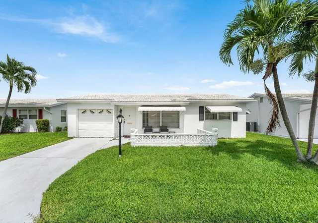 Photo 1 of Single family home for sale at 1005 Siesta Ave, Boynton Beach, FL 33426 | MLS# B26079551 | Listing updated on 2026-10-01