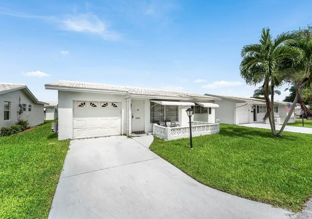 Photo 3 of Single family home for sale at 1005 Siesta Ave, Boynton Beach, FL 33426 | MLS# B26079551 | Listing updated on 2026-10-01