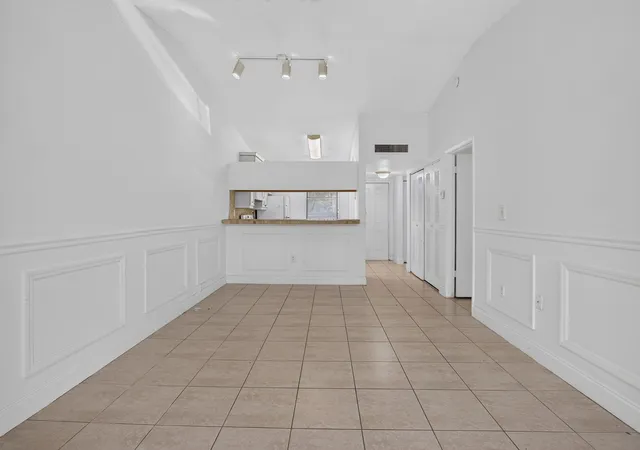 Listing Photo 2 - Condo for sale in building located at 9919 Nob Hl Ct, Sunrise, FL 33351 - Unit #9919