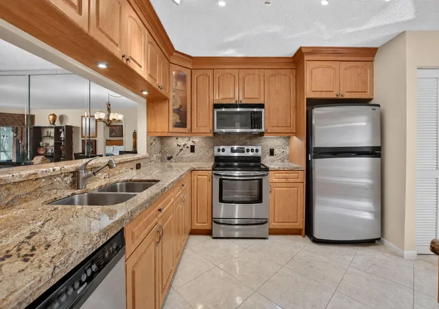 Photo 2 of Condo for sale at 16769 Oak Hl Trl #713, Delray Beach, FL 33484 | MLS# B26079601 | Listing updated on 2026-10-06
