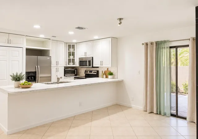 Sale Pending at 9259 SW 1st Street #603, Plantation, FL 33324 | MLS# B26079620 | Listing updated on 2026-10-06