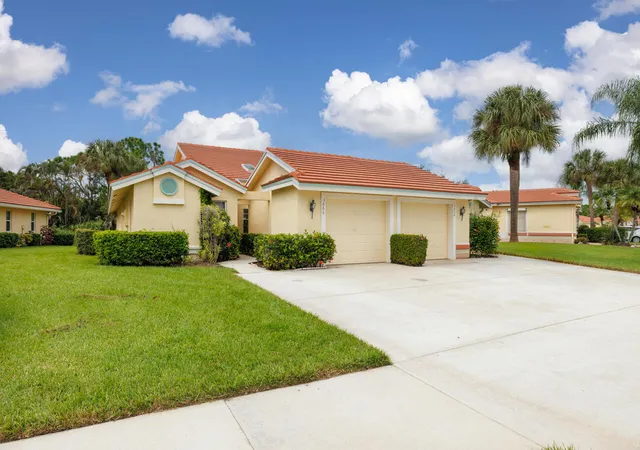 Photo 3 of Single family home for sale at 3866 Sw Inwood Pines Ln, Palm City, FL 34990 | MLS# B26079660 | Listing updated on 2026-10-07
