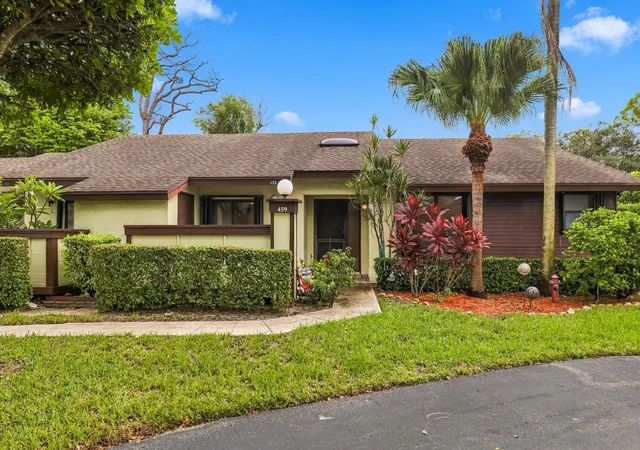 Photo 1 of Townhouse for sale at 459 Knollwood Ct #459, Royal Palm Beach, FL 33411 | MLS# B26079673 | Listing updated on 2026-10-08