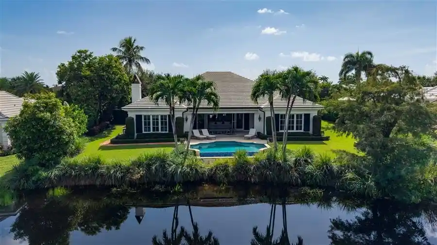 Photo 1 of Single family home for sale at 11 Country Rd E, Boynton Beach, FL 33436 | MLS# B26079680 | Listing updated on 2026-10-16