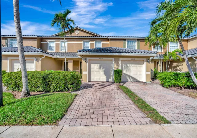 Townhouse for sale at 2760 SE Birmingham Dr, Stuart, FL 34994 | MLS# B26079733