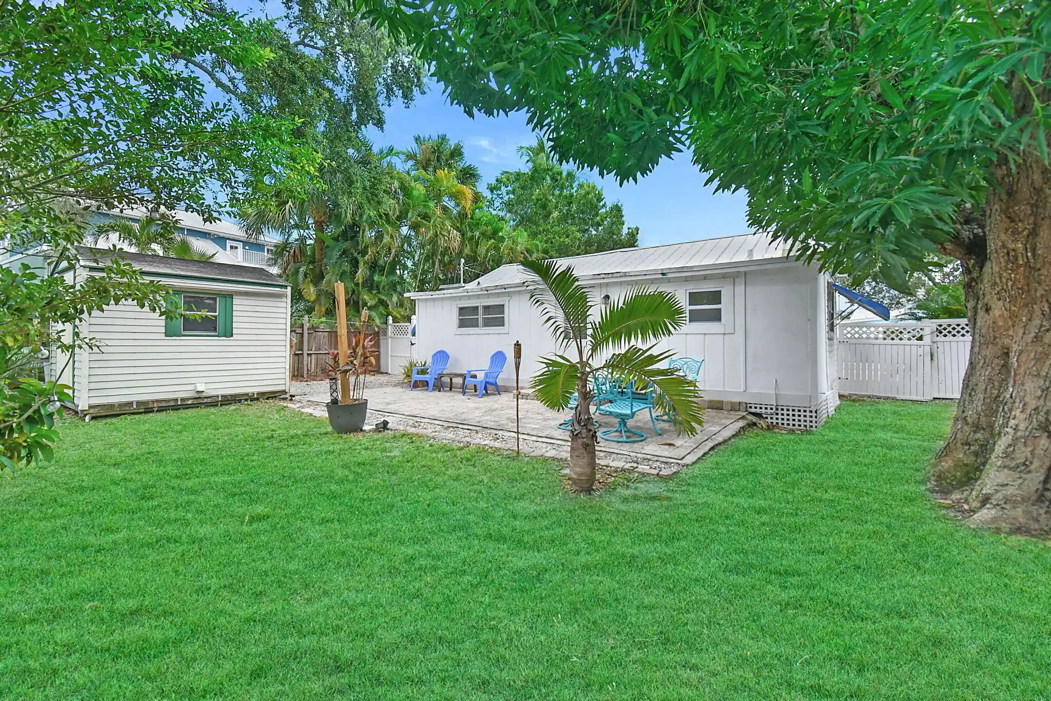 Single family home for sale at 616 SW Cleveland Ave, Stuart, FL 34994 | MLS# B26079792