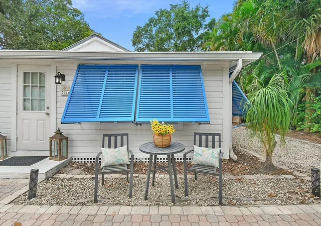 Photo 3 of Single family home for sale at 616 Sw Cleveland Ave, Stuart, FL 34994 | MLS# B26079792 | Listing updated on 2026-10-10