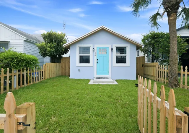 Photo 3 of Single family home for sale at 227 S East St, Lake Worth Beach, FL 33460 | MLS# B26079811 | Listing updated on 2026-10-07