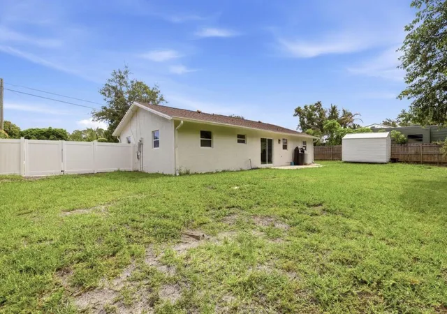 Photo 10 of Single family home for sale at 15409 Los Angeles Dr, Loxahatchee, FL 33470 | MLS# B26079827 | Listing updated on 2026-09-23