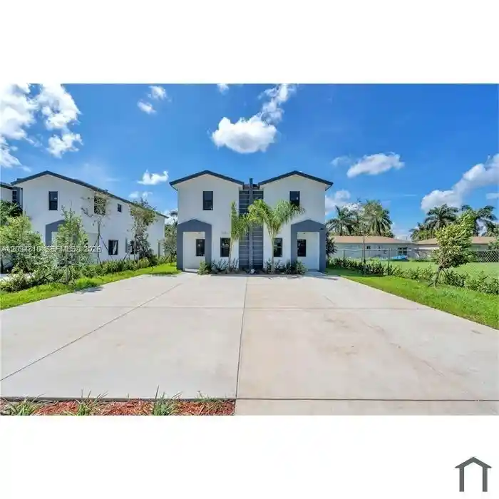 Listing Photo 1 - Condo for sale in 1231-1233 NW 9th Ave located at 1231-1233 NW 9th Ave, Florida City, FL 33034 - Unit 1231-1233 NW 9 Avenue