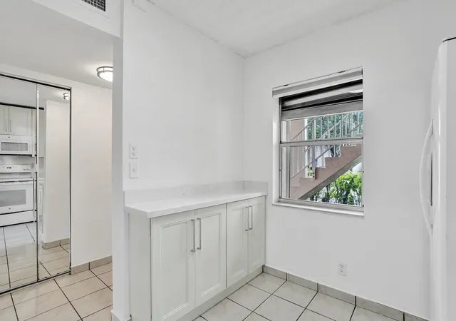 Photo 4 of Condo for sale at 3081 Holiday Springs Blvd #102-6, Margate, FL 33063 | MLS# B26079880 | Listing updated on 2026-10-07