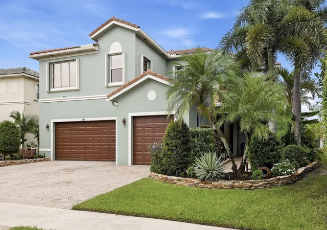 Photo 3 of Single family home for sale at 1261 Beacon Cir, Wellington, FL 33414 | MLS# B26079907 | Listing updated on 2026-10-07