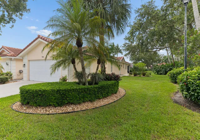 Photo 3 of Single family home for sale at 7910 Pine Is Way, West Palm Beach, FL 33411 | MLS# B26079923 | Listing updated on 2026-10-10
