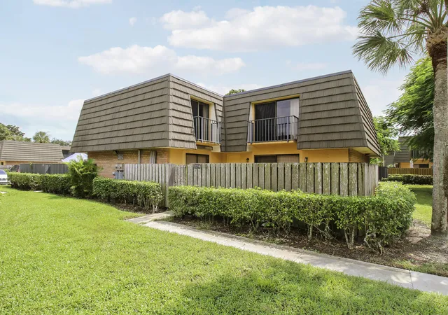 Townhouse for sale at 2218 22nd Way, West Palm Beach, FL 33407 | MLS# B26079908
