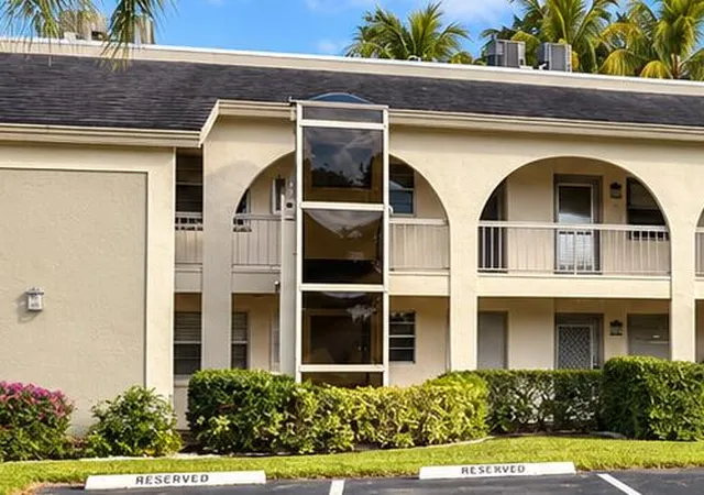 Photo 3 of Sale Pending at 2613 Nassau Bnd #D2, Coconut Creek, FL 33066 | MLS# B26079954 | Listing updated on 2026-10-09