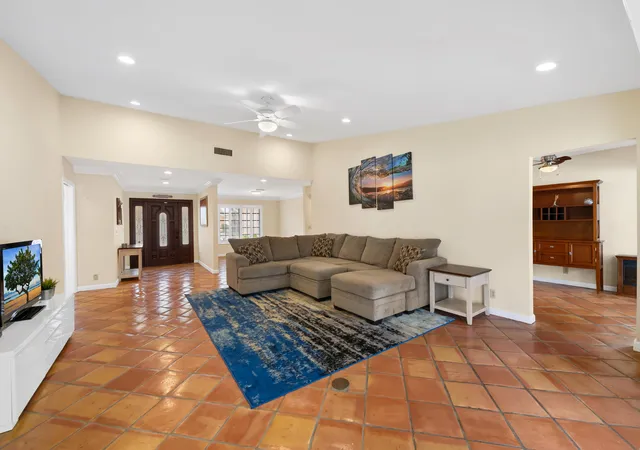 Photo 3 of Single family home for sale at 6760 Hollandaire Dr W, Boca Raton, FL 33433 | MLS# B26079980 | Listing updated on 2026-10-10