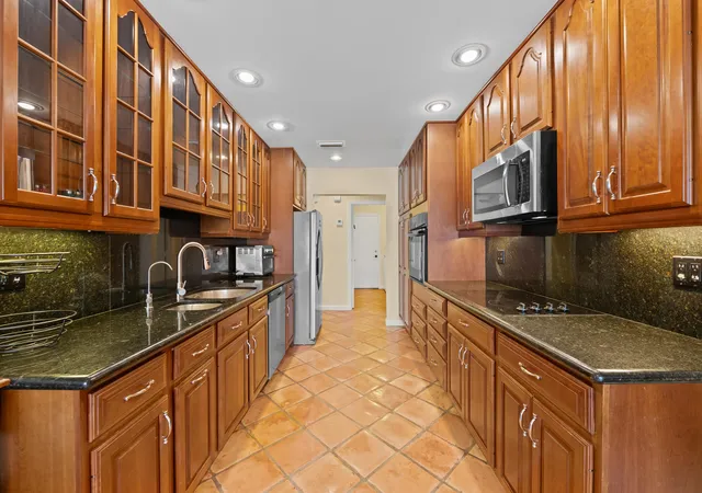 Photo 3 of Single family home for sale at 6760 Hollandaire Dr W, Boca Raton, FL 33433 | MLS# B26079980 | Listing updated on 2026-10-10