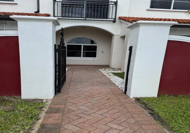 Photo 3 of Townhouse for sale at 3536 Nw 29th Place #3536, Lauderdale Lakes, FL 33311 | MLS# B26079992 | Listing updated on 2026-10-10