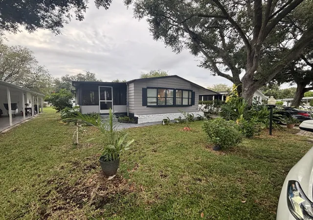 Photo 2 of Manufactured home for sale at 6761 Nw 44th Avenue, Coconut Creek, FL 33073 | MLS# B26080006 | Listing updated on 2026-10-09