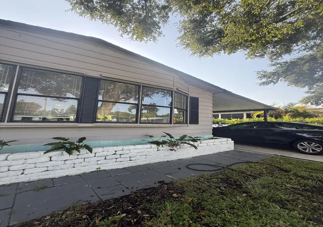 Photo 3 of Manufactured home for sale at 6761 Nw 44th Avenue, Coconut Creek, FL 33073 | MLS# B26080006 | Listing updated on 2026-10-09