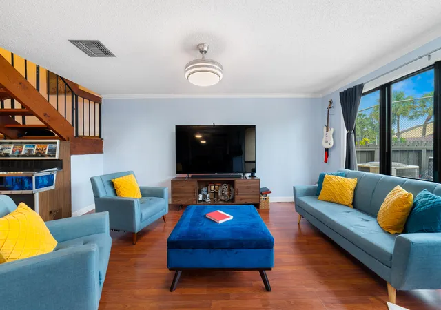 Photo 4 of House for sale at 8847 Cleary Blvd, Plantation, FL 33324 | MLS# B26080100 | Listing updated on 2026-09-29