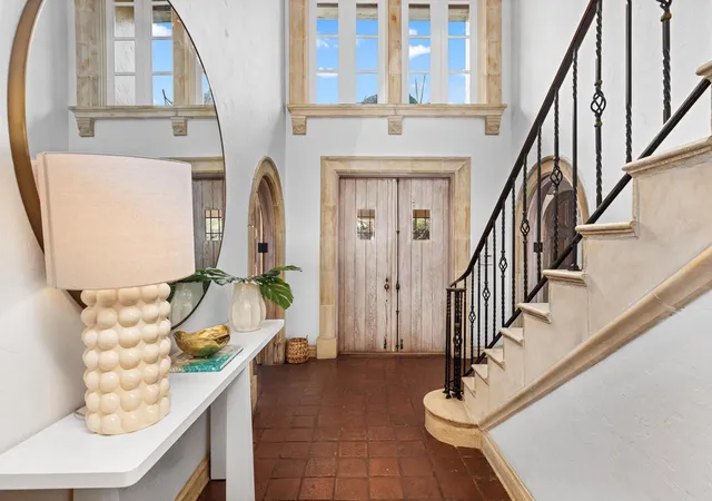 Photo 2 of Mansion for sale at 124 Brazilian Ave, Palm Beach, FL 33480 | MLS# B26080142 | Listing updated on 2026-09-24