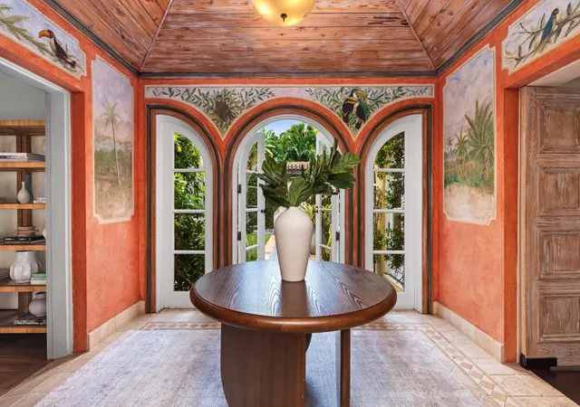 Photo 3 of Mansion for sale at 124 Brazilian Ave, Palm Beach, FL 33480 | MLS# B26080142 | Listing updated on 2026-09-24