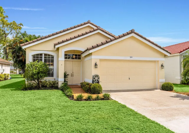 Photo 1 of Single family home for sale at 656 Lake Wellington Dr, Wellington, FL 33414 | MLS# B26080145 | Listing updated on 2026-10-08