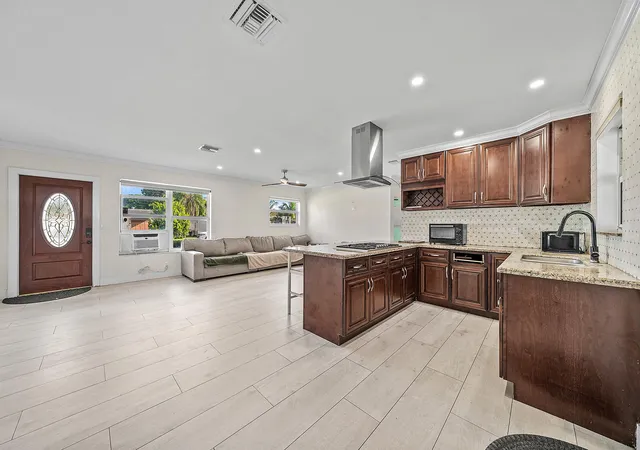 Photo 2 of Single family home for sale at 1446 W Jennings St, Lantana, FL 33462 | MLS# B26080170 | Listing updated on 2026-10-10