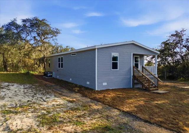 Photo 3 of Manufactured home for sale at 8400 Breeze Hl Dr, Lake Wales, FL 33898 | MLS# B26080256 | Listing updated on 2026-10-10