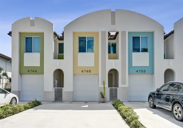 Townhouse for sale at 4748 SW 63rd Terrace, Davie, FL 33314 | MLS# B26080272